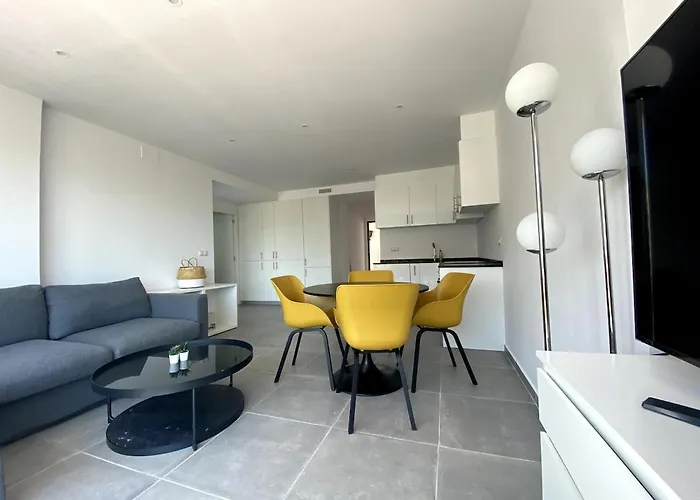 Renovated In Jardines Del Puerto *